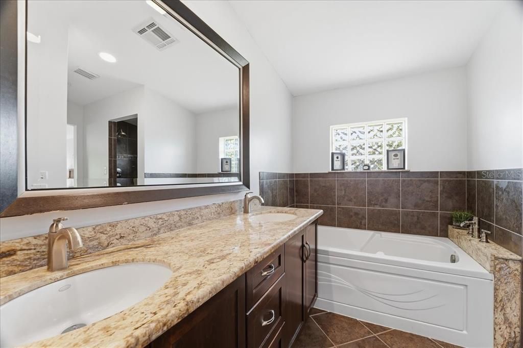 For Sale: $474,999 (3 beds, 3 baths, 1773 Square Feet)