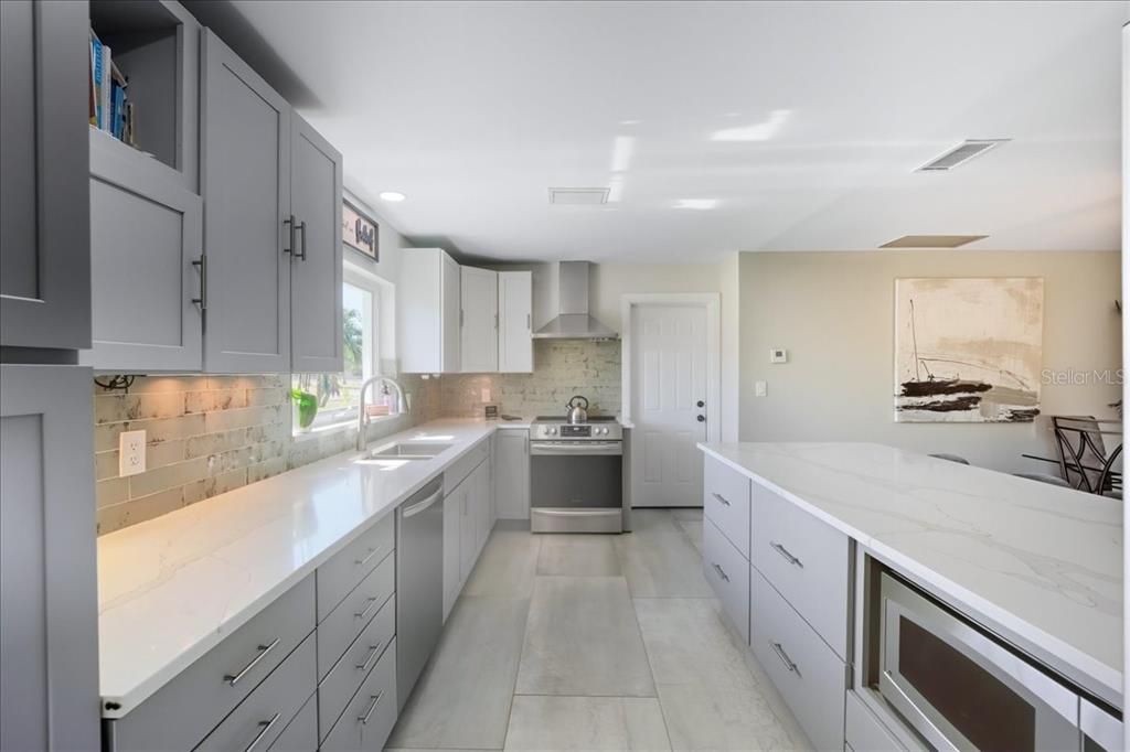 For Sale: $474,999 (3 beds, 3 baths, 1773 Square Feet)