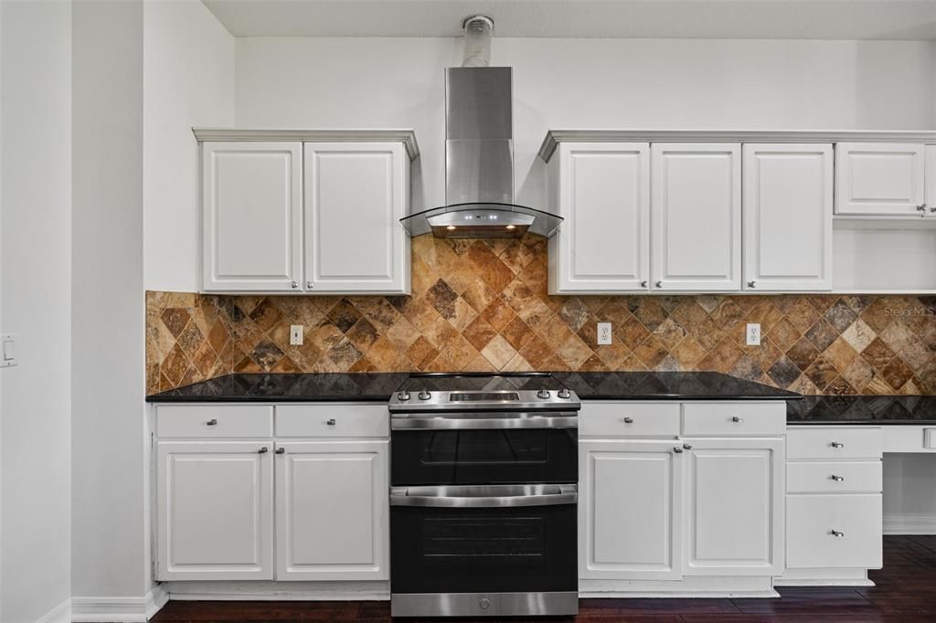 待售: $750,000 (5 贝兹, 3 浴室, 3512 平方英尺)