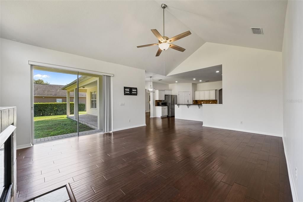 待售: $750,000 (5 贝兹, 3 浴室, 3512 平方英尺)