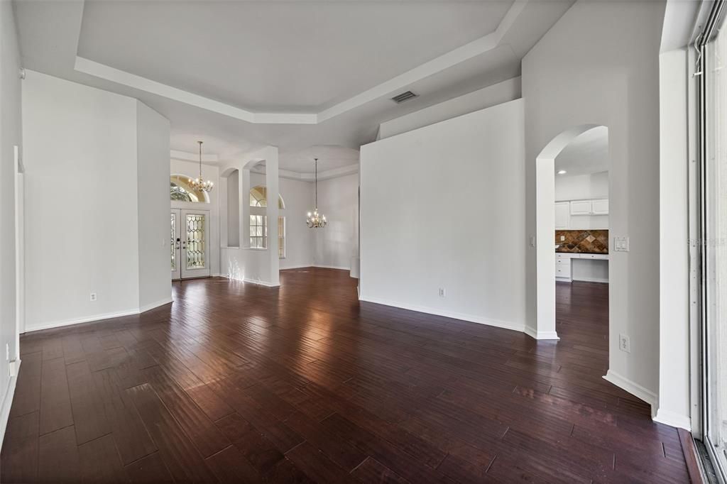 待售: $750,000 (5 贝兹, 3 浴室, 3512 平方英尺)