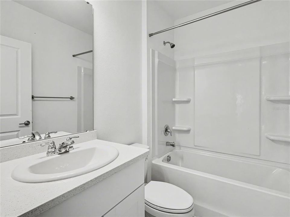 En Renta: $2,325 (4 camas, 2 baños, 1974 Pies cuadrados)