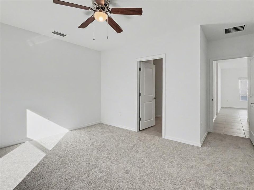 En Renta: $2,325 (4 camas, 2 baños, 1974 Pies cuadrados)