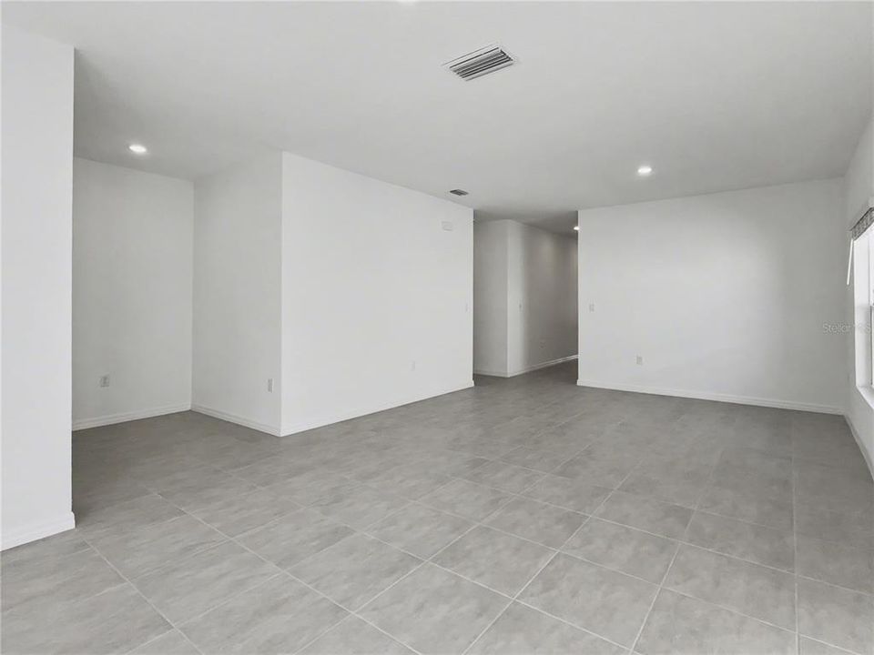 En Renta: $2,325 (4 camas, 2 baños, 1974 Pies cuadrados)