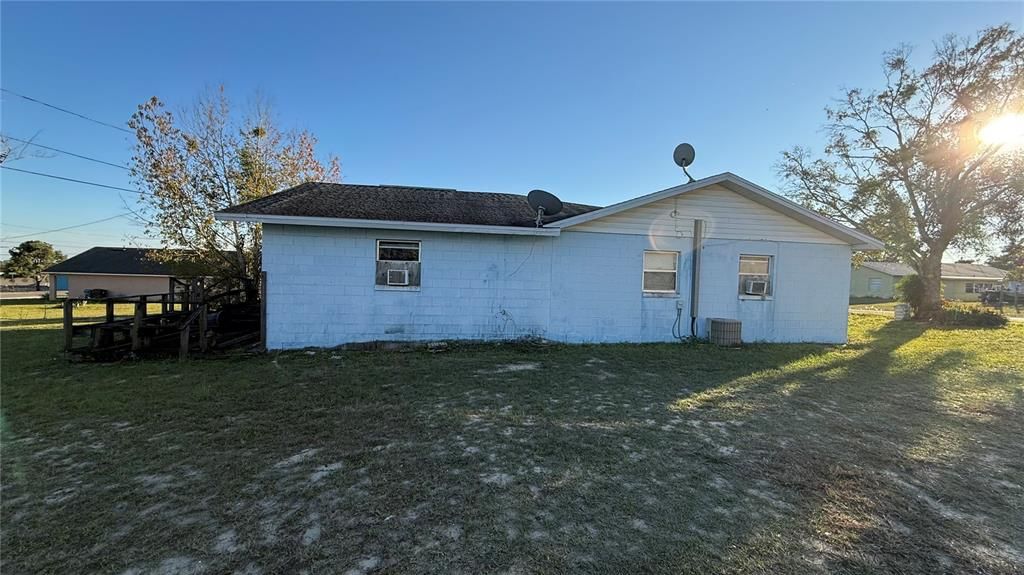 For Sale: $185,000 (4 beds, 2 baths, 2014 Square Feet)