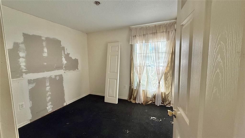 For Sale: $185,000 (4 beds, 2 baths, 2014 Square Feet)