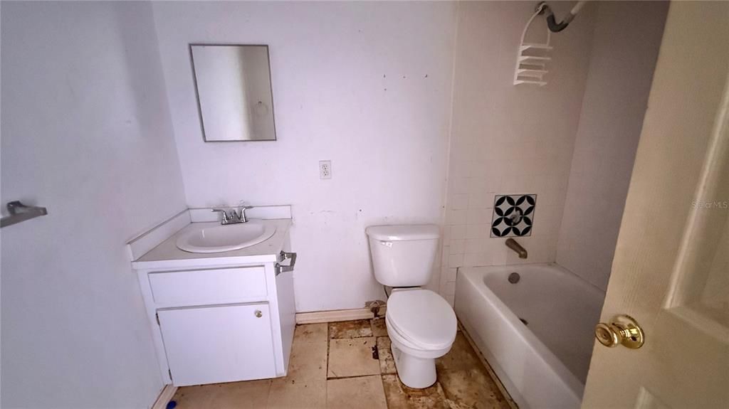 For Sale: $185,000 (4 beds, 2 baths, 2014 Square Feet)