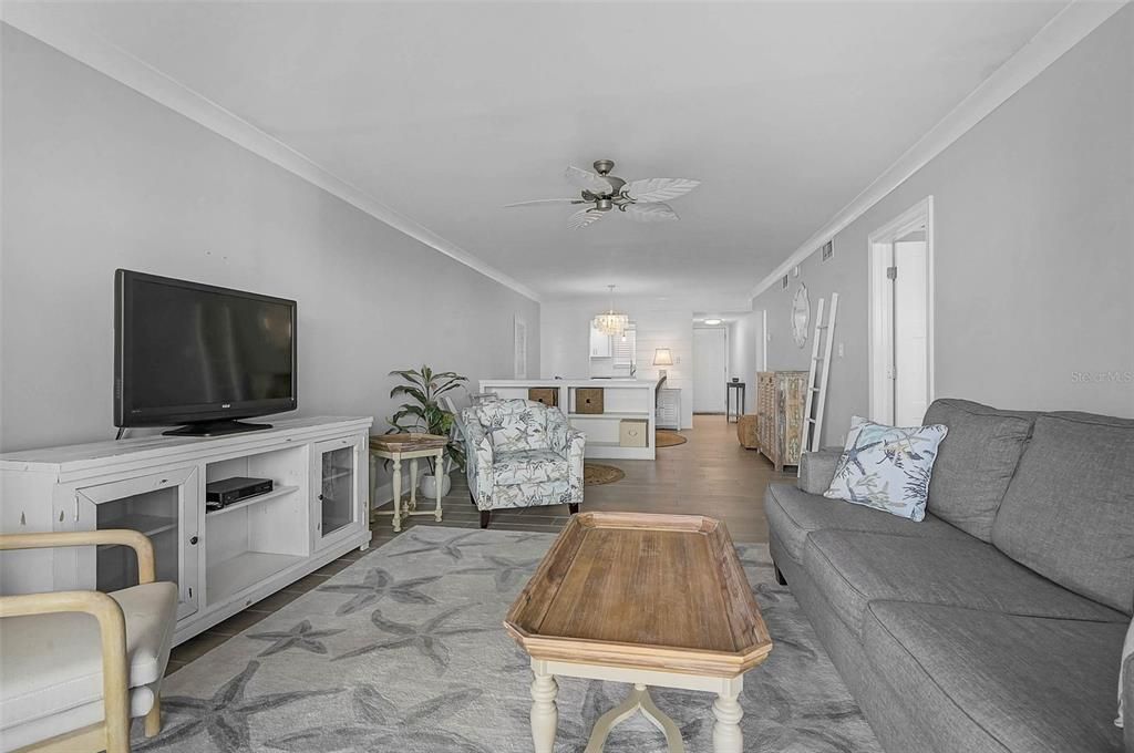 For Sale: $168,900 (2 beds, 2 baths, 1144 Square Feet)