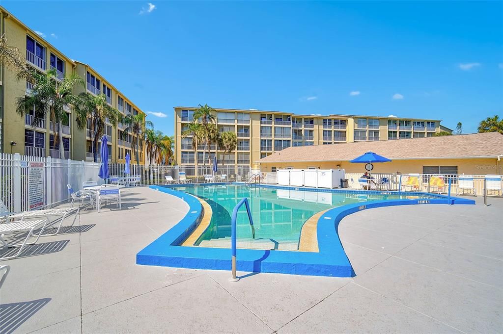 For Sale: $168,900 (2 beds, 2 baths, 1144 Square Feet)