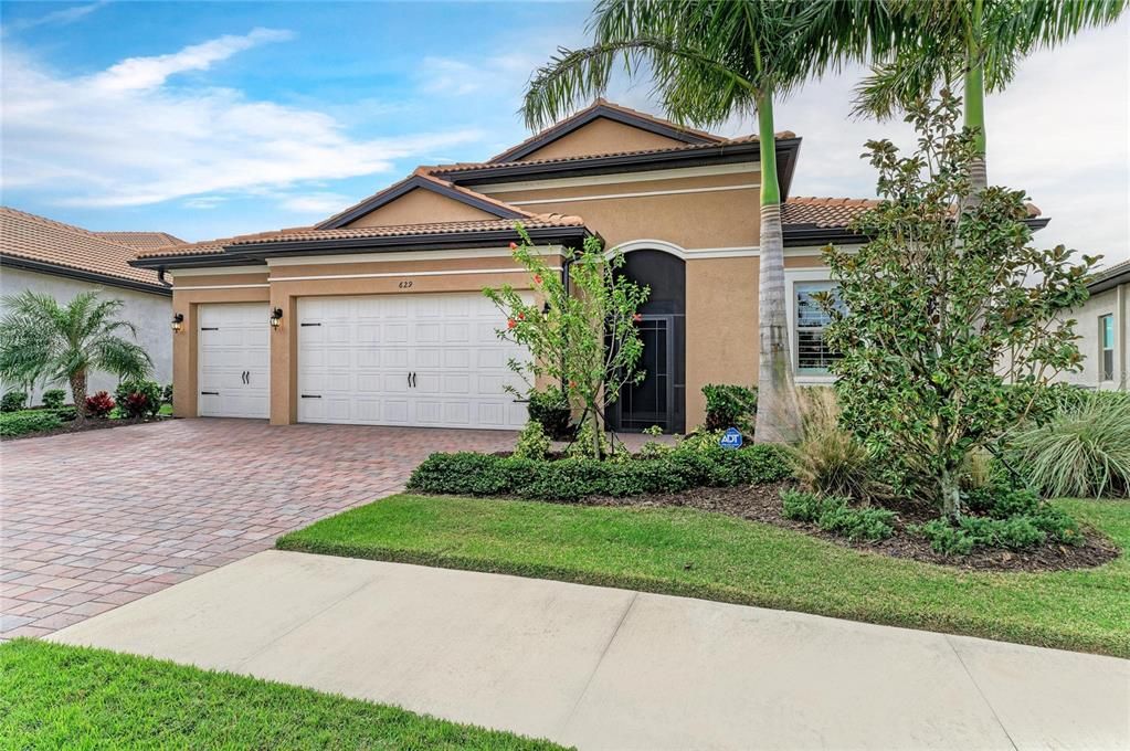 На продажу: $998,900 (3 спален, 3 ванн, 2611 Квадратных фут)