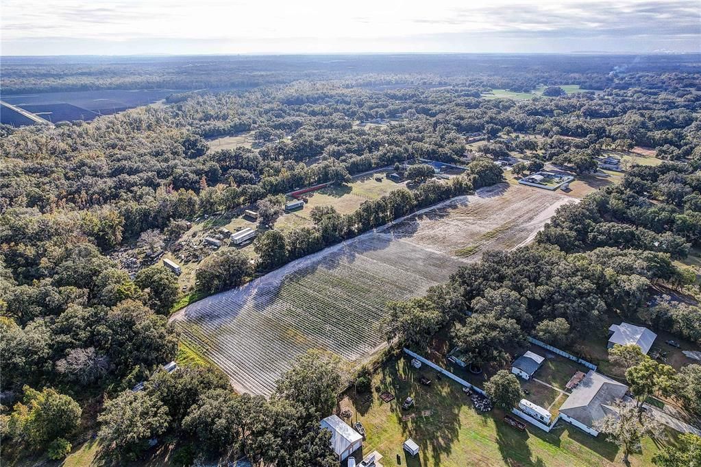 На продажу: $299,900 (3.83 acres)