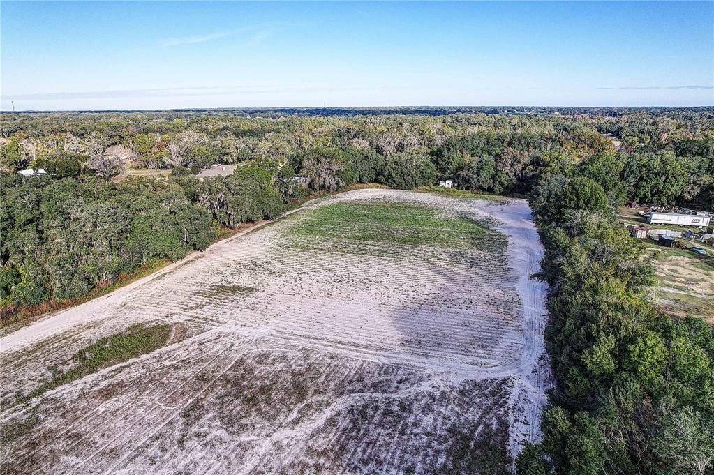 На продажу: $299,900 (3.83 acres)