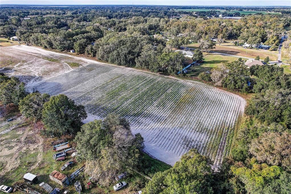 На продажу: $299,900 (3.83 acres)