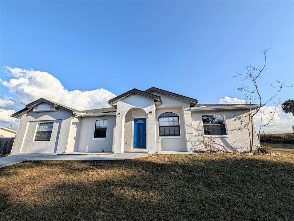 For Sale: $260,000 (3 beds, 2 baths, 1609 Square Feet)