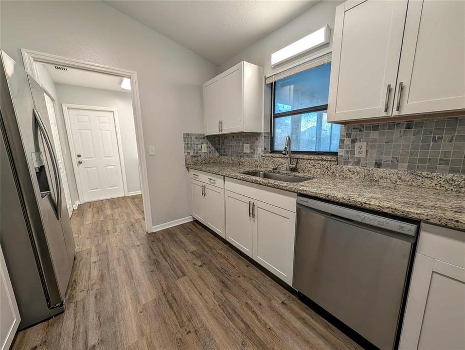 For Sale: $260,000 (3 beds, 2 baths, 1609 Square Feet)