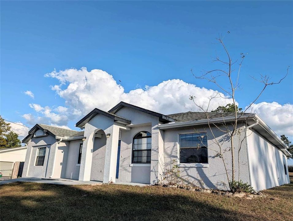 For Sale: $260,000 (3 beds, 2 baths, 1609 Square Feet)