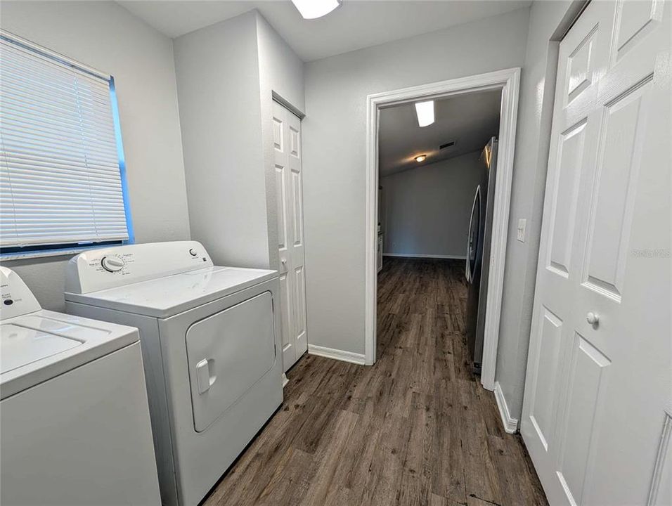 For Sale: $260,000 (3 beds, 2 baths, 1609 Square Feet)