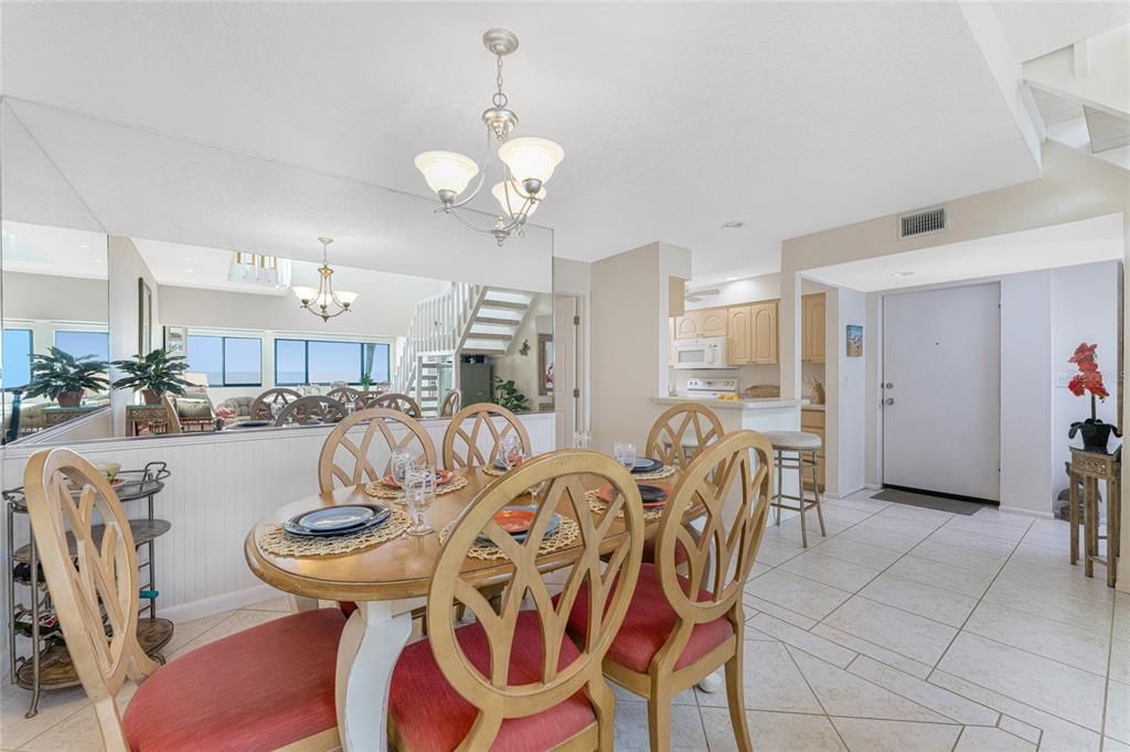 En Venta: $1,200,000 (3 camas, 3 baños, 1590 Pies cuadrados)