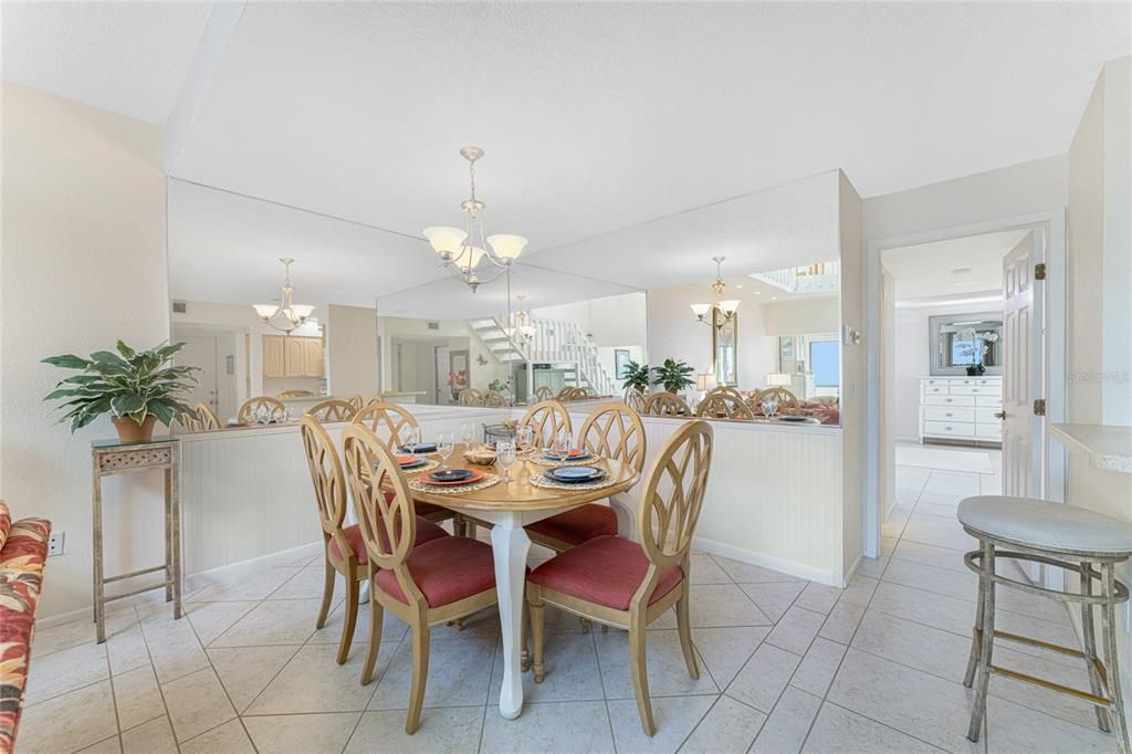 En Venta: $1,200,000 (3 camas, 3 baños, 1590 Pies cuadrados)