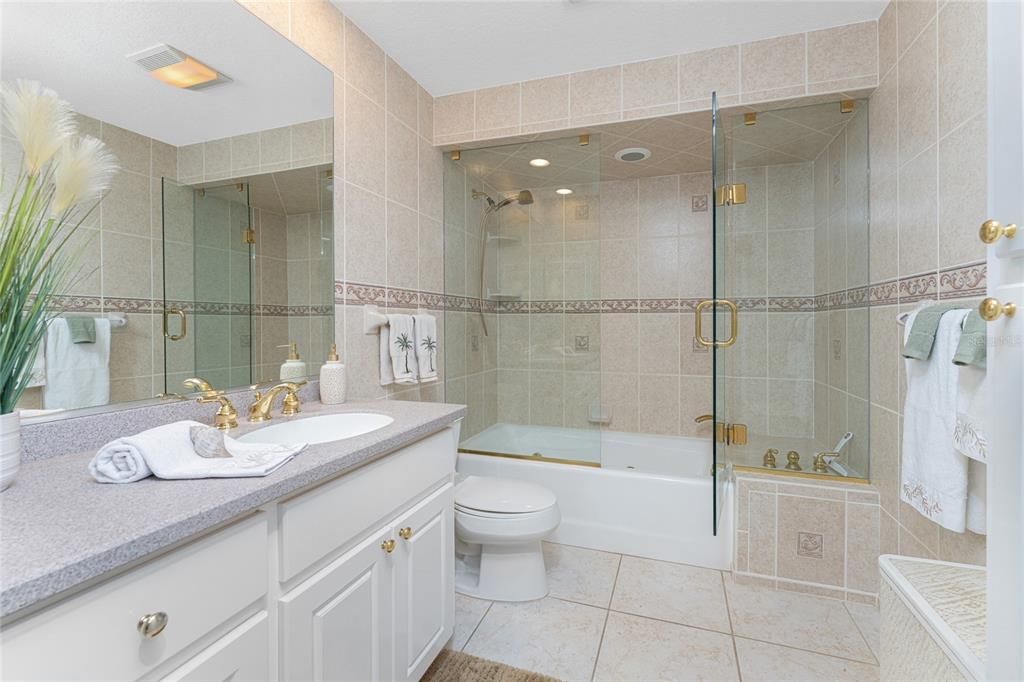 En Venta: $1,200,000 (3 camas, 3 baños, 1590 Pies cuadrados)