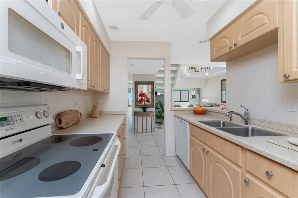 En Venta: $1,200,000 (3 camas, 3 baños, 1590 Pies cuadrados)