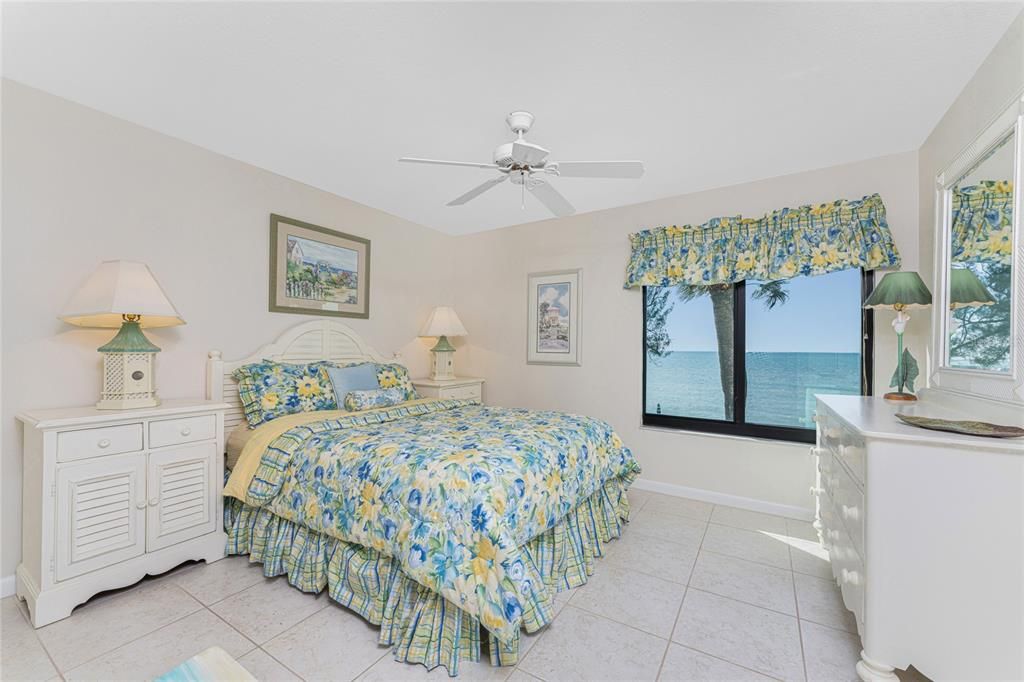 En Venta: $1,200,000 (3 camas, 3 baños, 1590 Pies cuadrados)