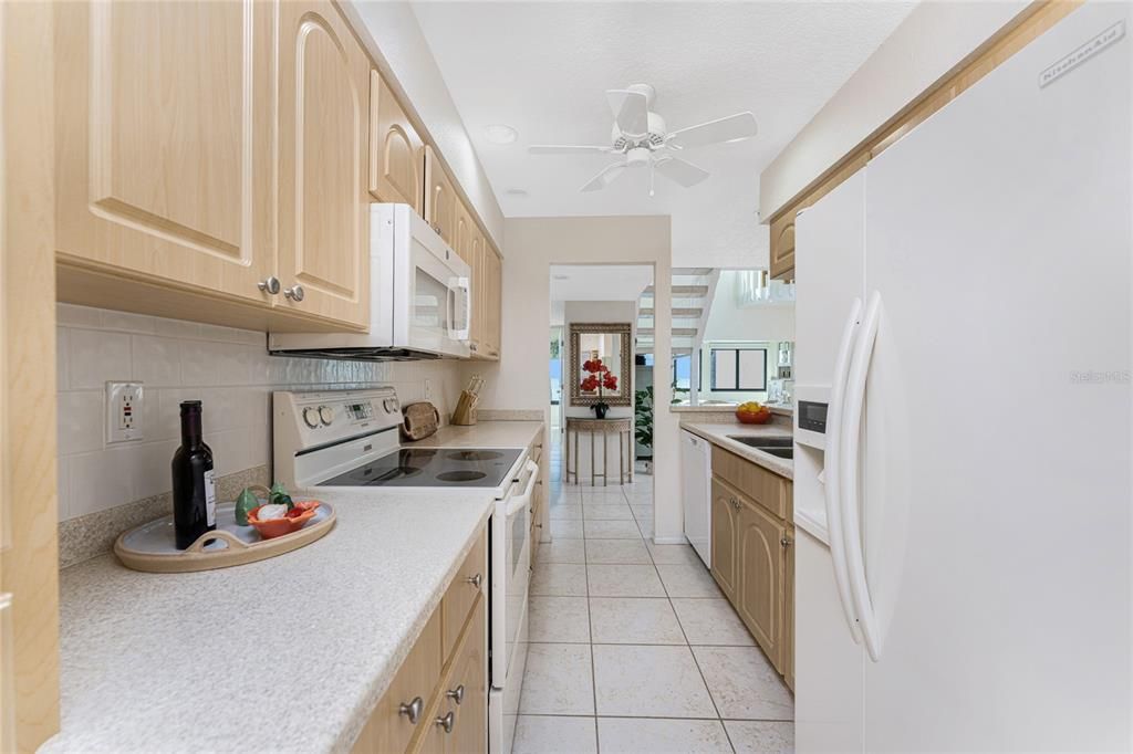 En Venta: $1,200,000 (3 camas, 3 baños, 1590 Pies cuadrados)