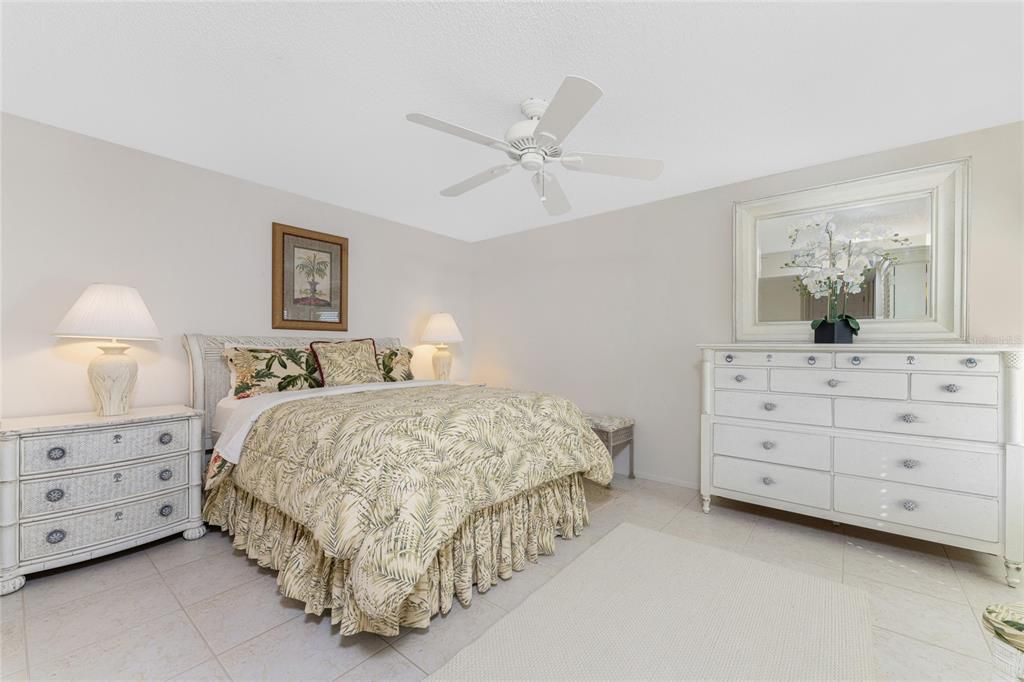 En Venta: $1,200,000 (3 camas, 3 baños, 1590 Pies cuadrados)