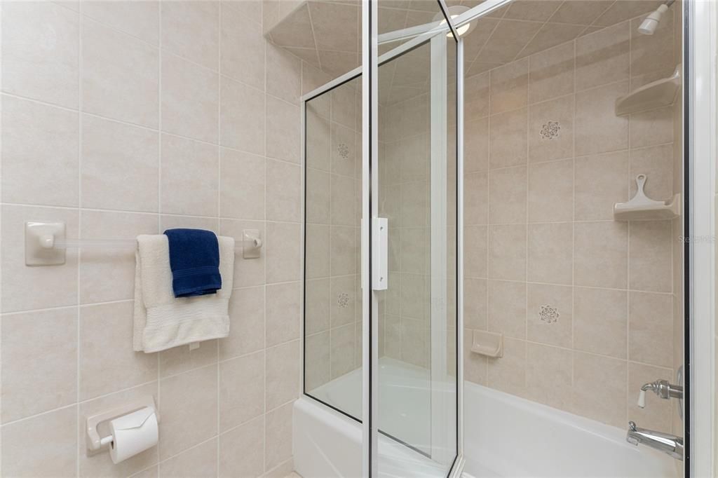 En Venta: $1,200,000 (3 camas, 3 baños, 1590 Pies cuadrados)