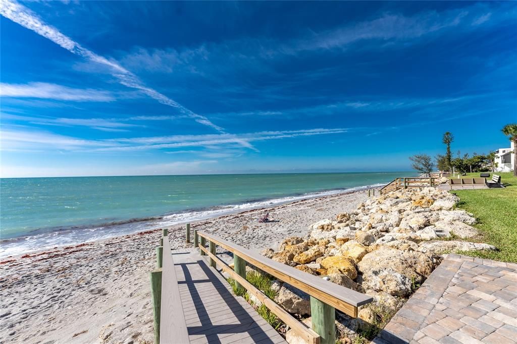 En Venta: $1,200,000 (3 camas, 3 baños, 1590 Pies cuadrados)