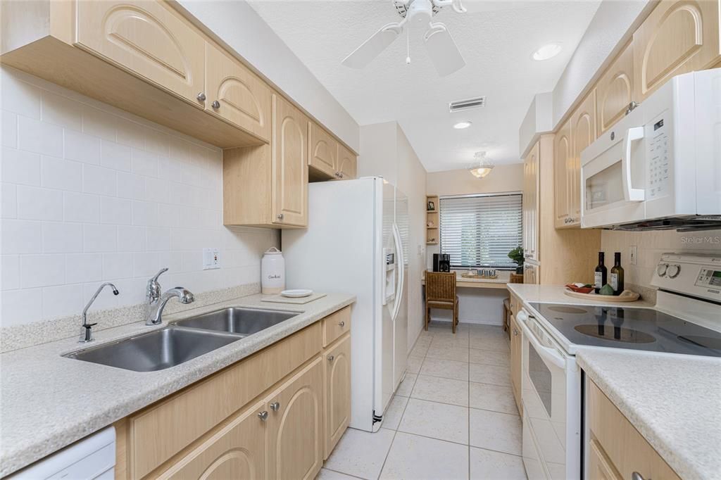 En Venta: $1,200,000 (3 camas, 3 baños, 1590 Pies cuadrados)