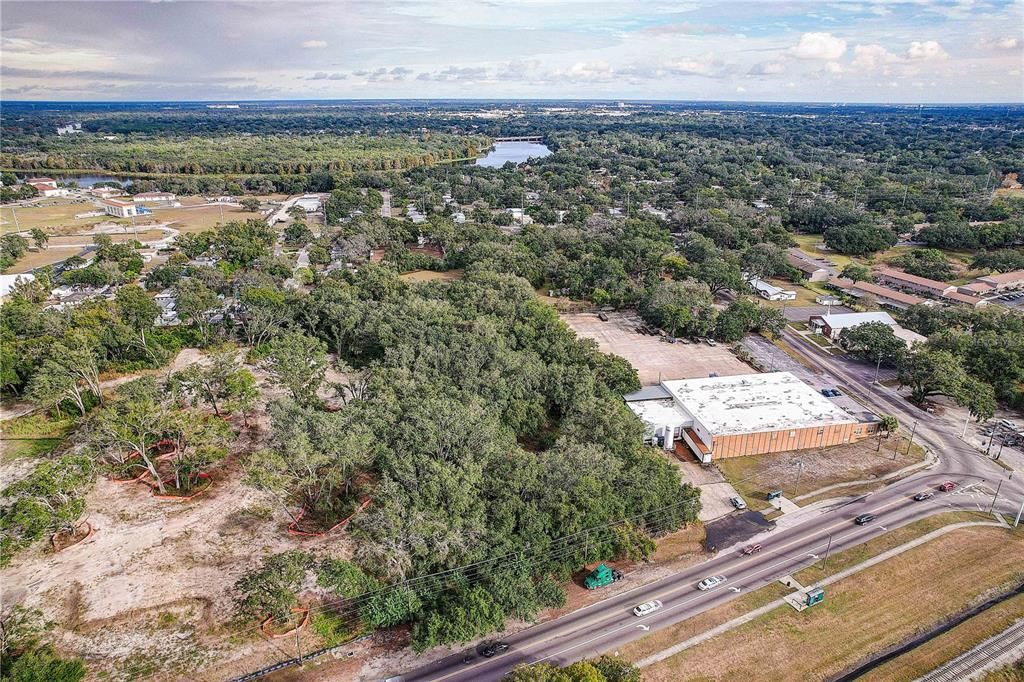 待售: $449,900 (1.89 acres)