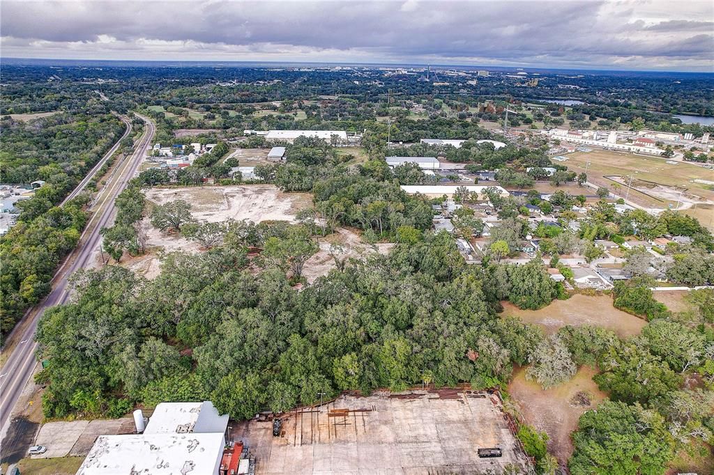 待售: $449,900 (1.89 acres)