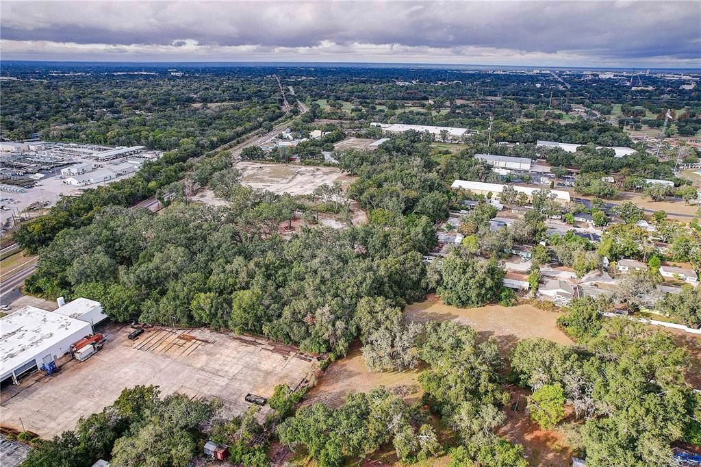 待售: $449,900 (1.89 acres)