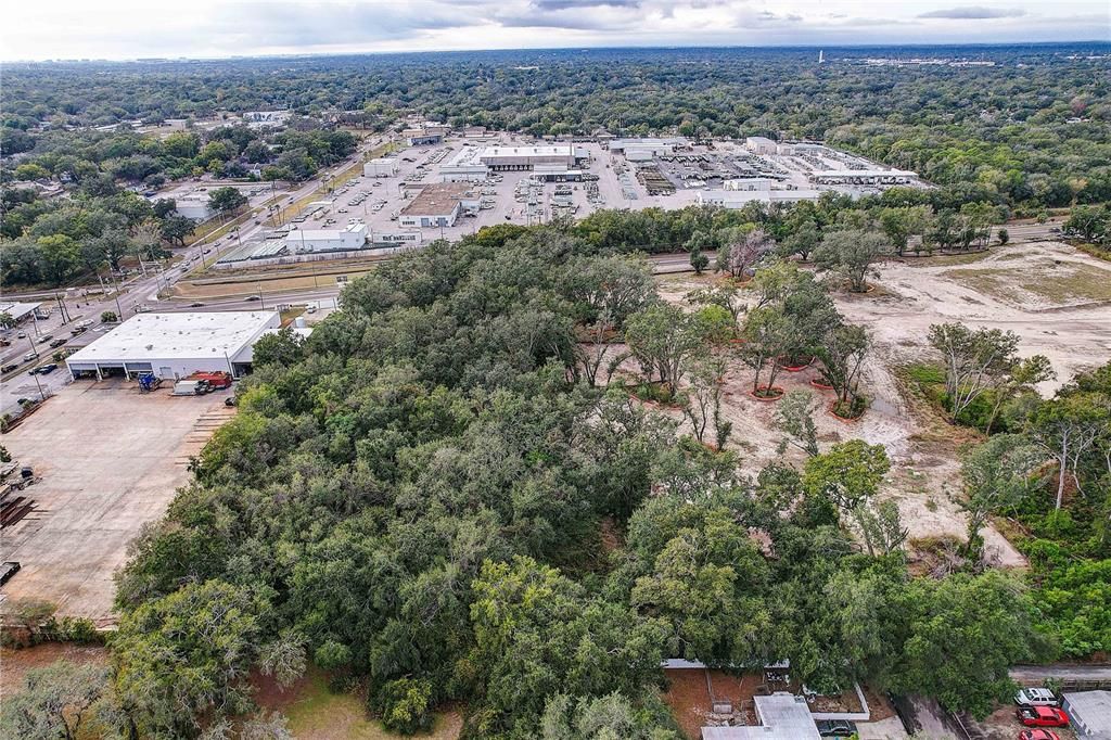 待售: $449,900 (1.89 acres)