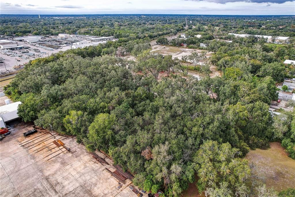 待售: $449,900 (1.89 acres)