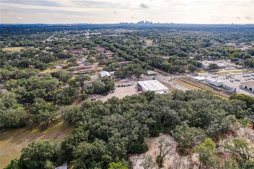 待售: $449,900 (1.89 acres)