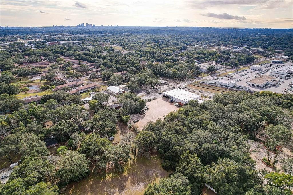 待售: $449,900 (1.89 acres)