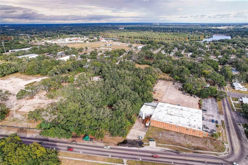 待售: $449,900 (1.89 acres)