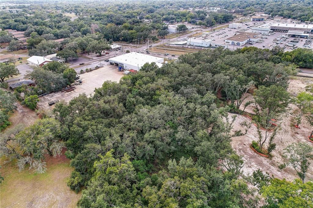 待售: $449,900 (1.89 acres)