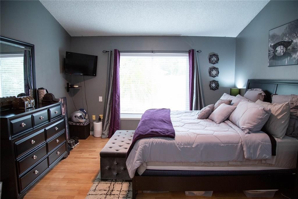 待售: $295,000 (3 贝兹, 2 浴室, 1322 平方英尺)