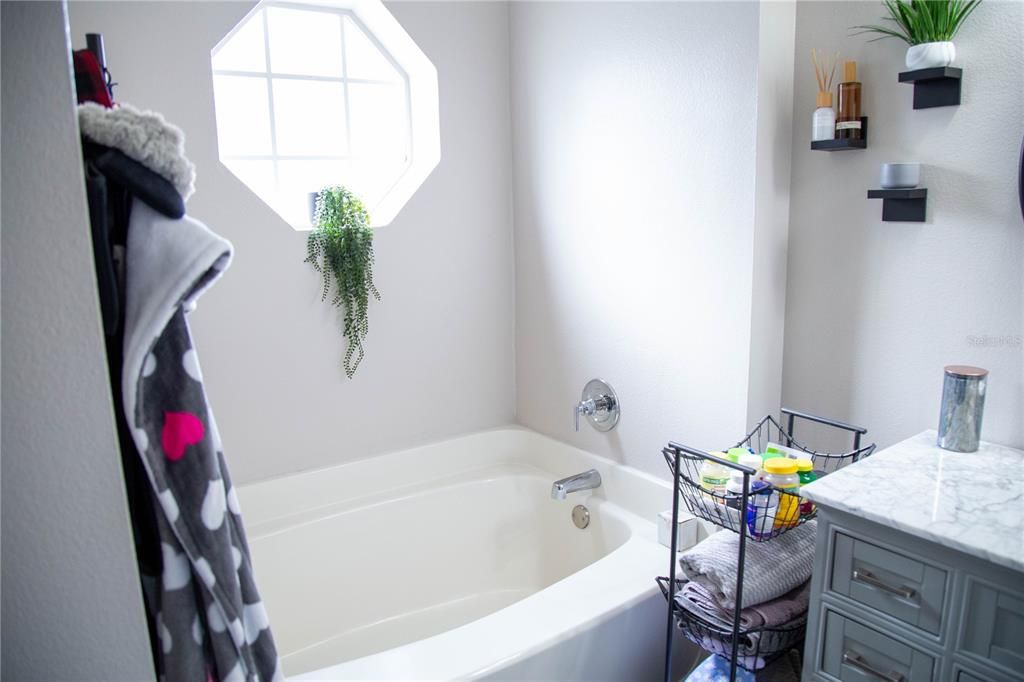 待售: $295,000 (3 贝兹, 2 浴室, 1322 平方英尺)