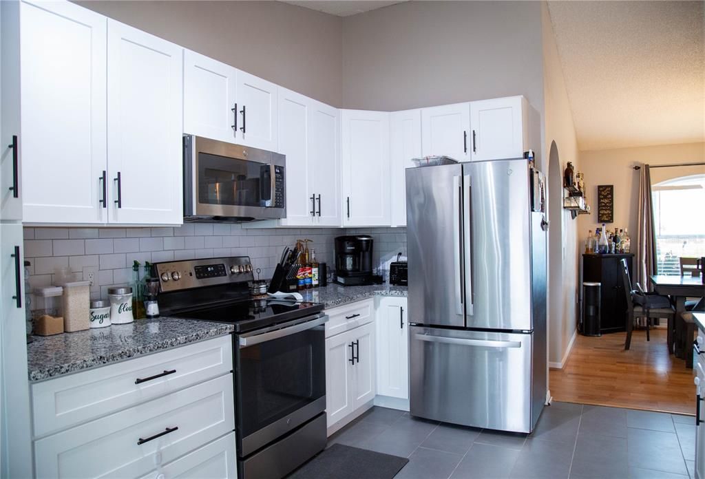 待售: $295,000 (3 贝兹, 2 浴室, 1322 平方英尺)