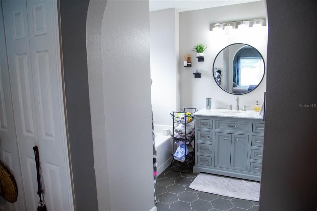 待售: $295,000 (3 贝兹, 2 浴室, 1322 平方英尺)