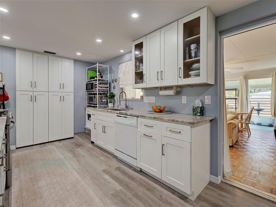 For Sale: $310,000 (2 beds, 2 baths, 1349 Square Feet)