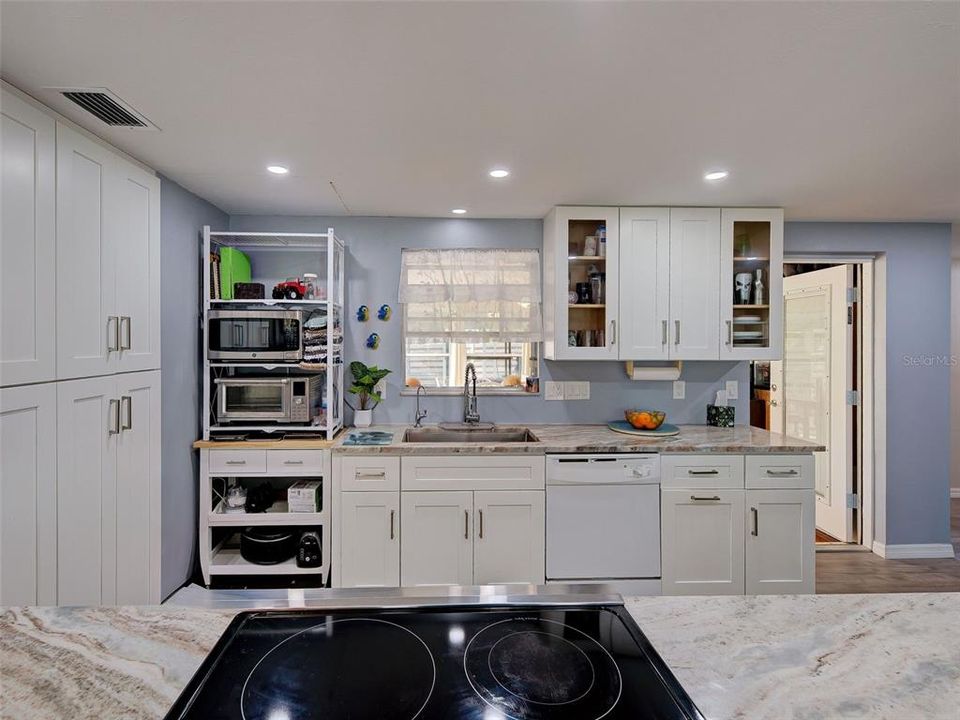 For Sale: $310,000 (2 beds, 2 baths, 1349 Square Feet)