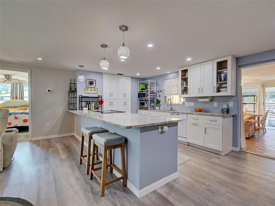 For Sale: $310,000 (2 beds, 2 baths, 1349 Square Feet)