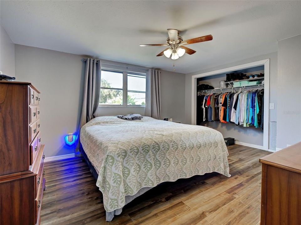 For Sale: $310,000 (2 beds, 2 baths, 1349 Square Feet)