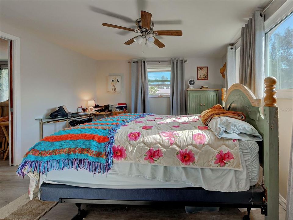 For Sale: $310,000 (2 beds, 2 baths, 1349 Square Feet)