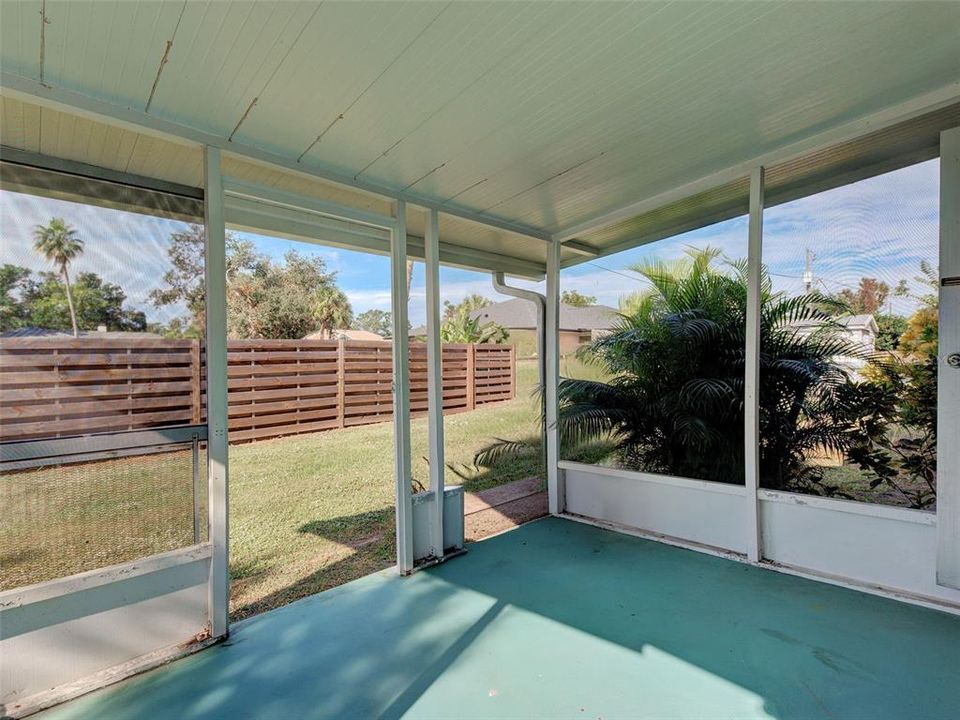 For Sale: $310,000 (2 beds, 2 baths, 1349 Square Feet)